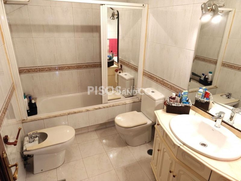 Foto 8bdc5c35-4848-4f0c-9584-96995086d4d6. Pis amb calefacció aparcament a Someso - Matogrande Coruña (A)