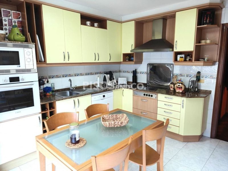 Foto ca085f21-1290-4f18-b3d4-e3921fca0081. Pis amb calefacció aparcament a Someso - Matogrande Coruña (A)