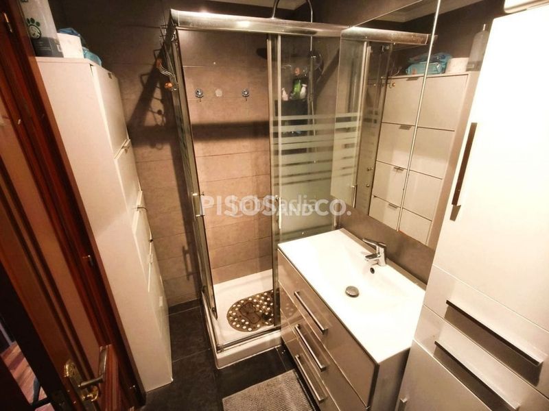 Foto 540a945f-3973-4d93-aa87-d630a5dde804. Piso en Mesoiro Coruña (A)