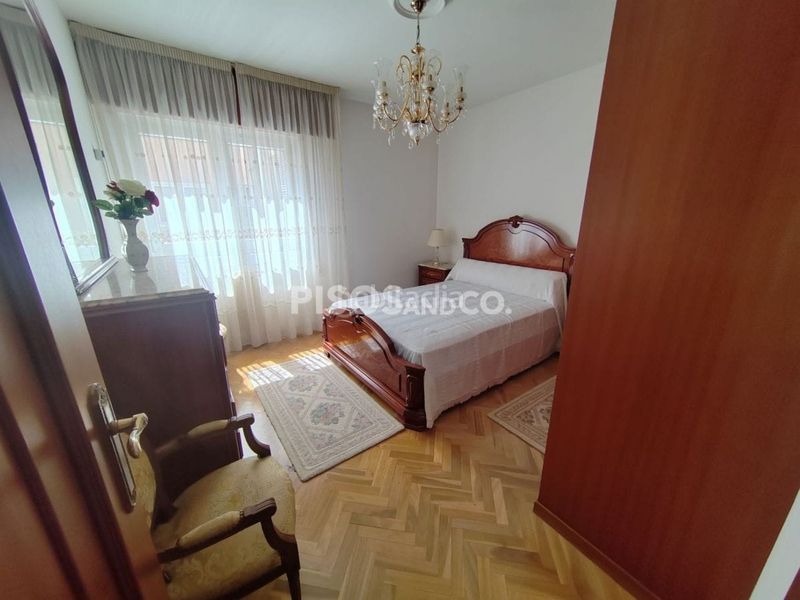Foto d5b796d7-b06a-481e-a2a6-f6854964c37e. Pis amb calefacció a Someso - Matogrande Coruña (A)