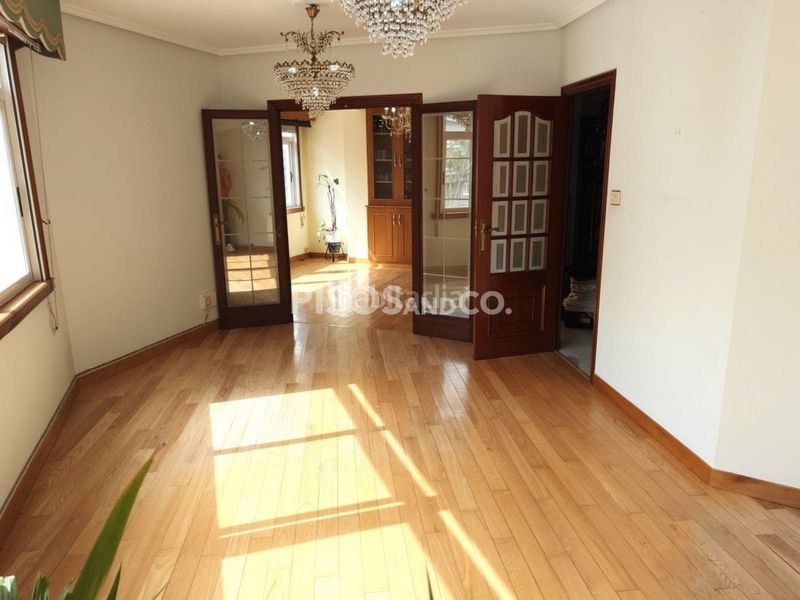Foto f964395b-ae10-423e-87e1-14b1e2c9c0ce. Piso en Os Mallos Coruña (A)