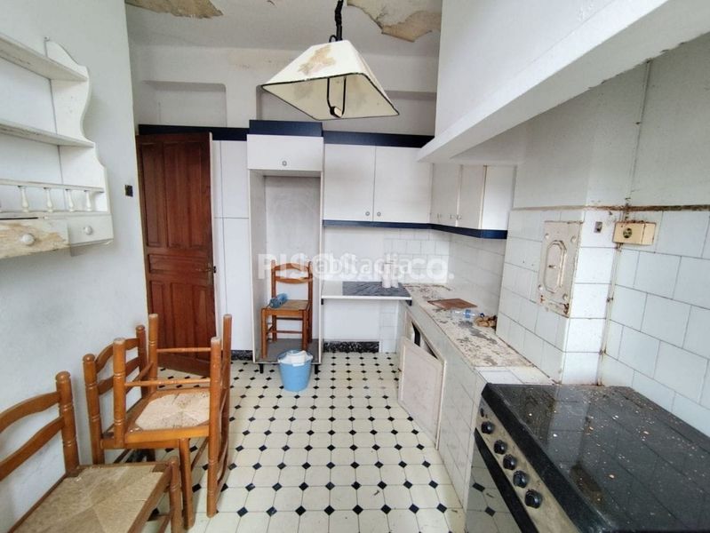 Foto 2f8654bb-ccb3-40d1-a15a-253be3d07d77. Casa a A Malata - Catabois - Ciudad Jardín Ferrol