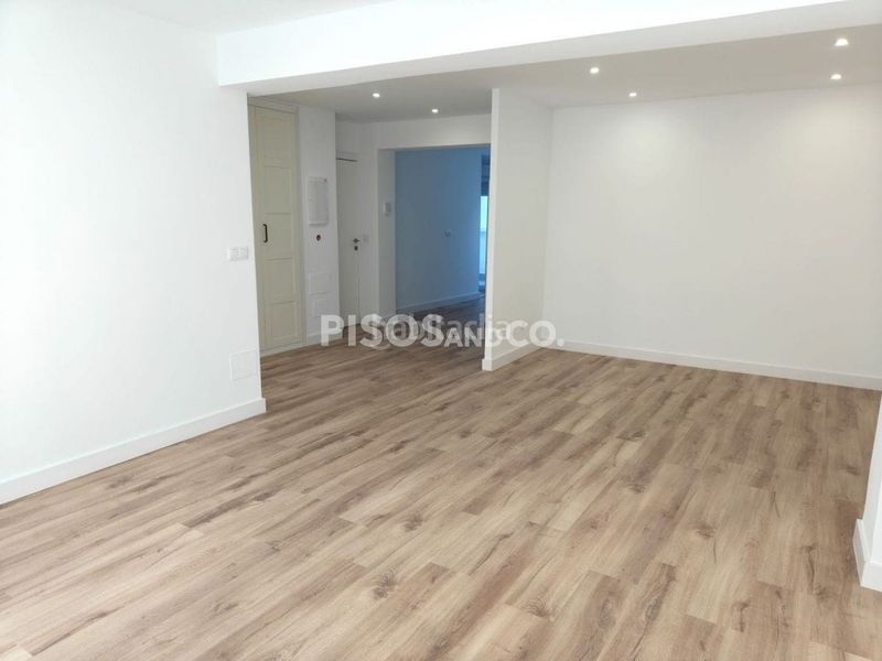 Foto 17f4ee8d-1799-423b-9c8d-baccc3db1a8c. Piso en Os Mallos Coruña (A)