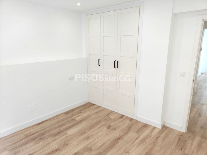 Foto d10ee3ca-0f33-45f4-97b8-7f4c997395e1. Piso en Os Mallos Coruña (A)