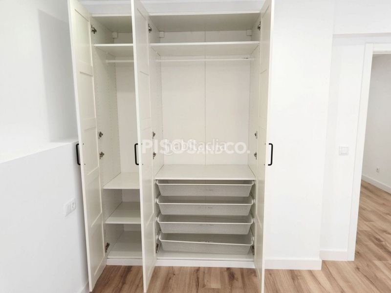 Foto d7c3755d-5911-456e-ac1c-b97a849baa81. Piso en Os Mallos Coruña (A)
