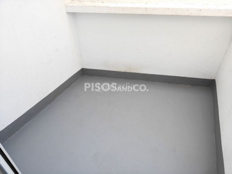Foto fa2b43e8-9100-4c41-a1f8-3d475ff783c3. Piso en Os Mallos Coruña (A)