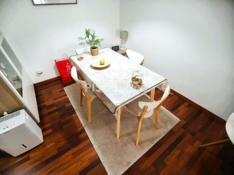 Foto f12c49e8-f2bc-4d68-a1f1-40258f3c8d25. Pis amb aparcament a Someso - Matogrande Coruña (A)