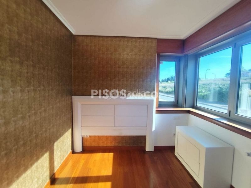 Foto 80a08620-8801-4d12-a788-721a38bf75c7. Pis amb calefacció aparcament a Perillo Oleiros