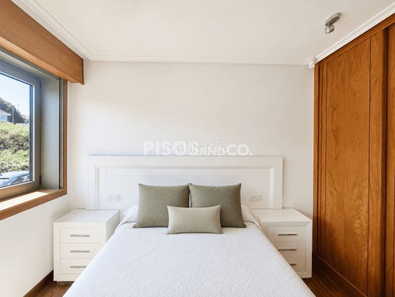 Foto a701c325-a430-430f-9ebd-5a3d1d3027c2. Pis amb calefacció aparcament a Perillo Oleiros