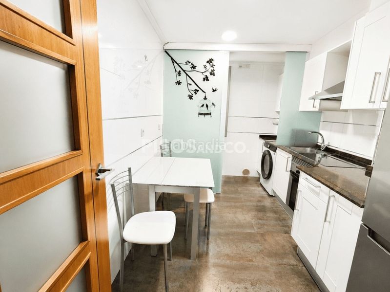 Foto f5d2d608-e956-48b0-988b-156deaaa310e. Pis amb calefacció aparcament a Perillo Oleiros