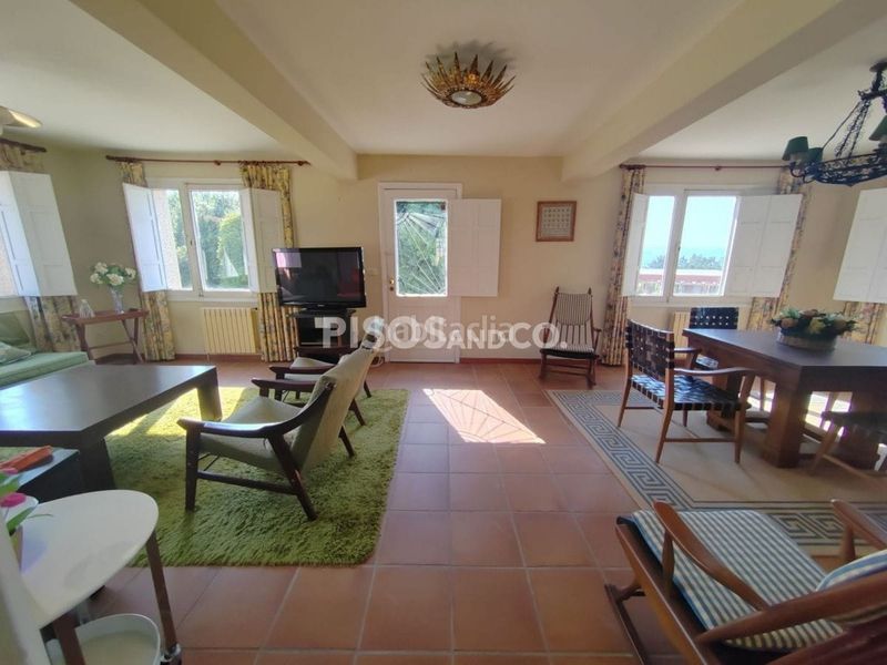 Foto 27423f64-e913-4721-9aa7-b5621e33a741. Casa amb calefacció a Bergondo