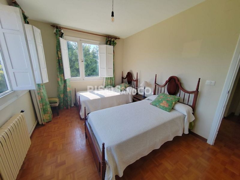 Foto 63c76b32-fc7f-4b02-ad28-9512392f7d4d. Casa amb calefacció a Bergondo