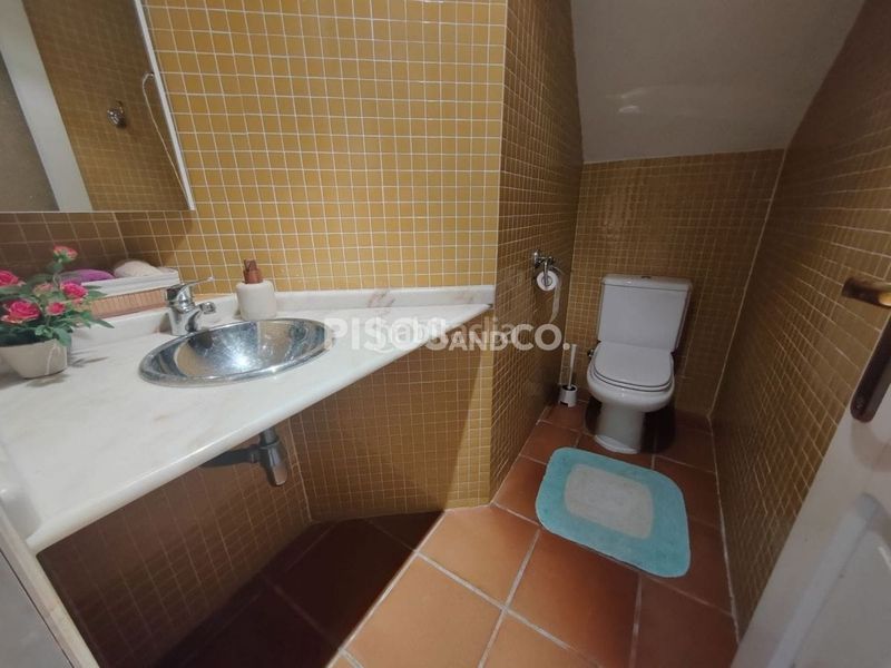 Foto 8a639cab-f9aa-4aaf-b60a-690736707cad. Casa amb calefacció a Bergondo