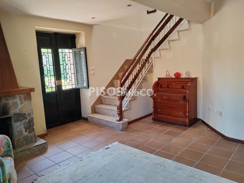 Foto b4cbc675-d93e-460d-a2fa-f2d4998986d3. Casa amb calefacció a Bergondo