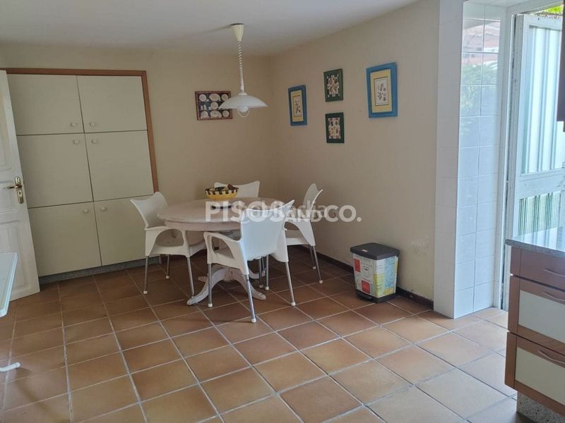 Foto b778d8ad-6db3-4beb-a18c-d31e8cf96369. Casa amb calefacció a Bergondo