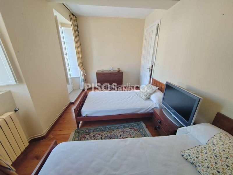 Foto c79d9cba-96cb-4e02-94fd-1ca2c437f26d. Casa amb calefacció a Bergondo