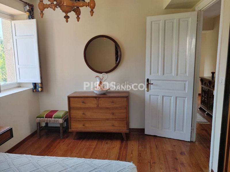 Foto d38c2e7d-0878-4fc0-b60e-88775118ac1a. Casa amb calefacció a Bergondo