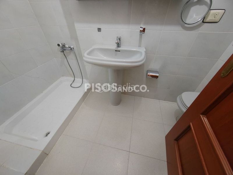 Foto 9e12dbae-938b-40ea-a3f5-ba41a8450ab6. Piso en Los Castros - Castrillón Coruña (A)