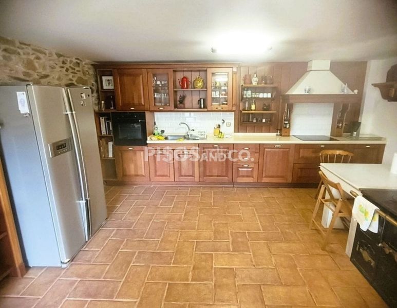Foto 06c96e90-b0eb-4771-a492-b009f0a40f58. Casa amb calefacció aparcament a Abegondo