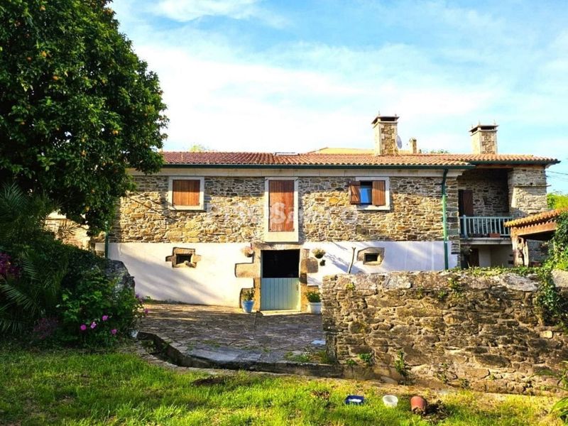 Foto 14c37616-9890-4e2e-a47b-ddb3bd8d0820. Casa amb calefacció aparcament a Abegondo