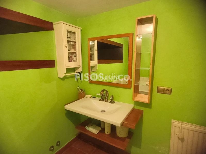 Foto 34abadb8-5431-4622-bf31-80652d0ba0a5. Casa amb calefacció aparcament a Abegondo