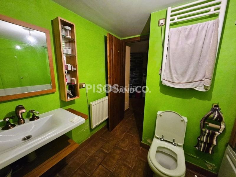 Foto 4b2a516f-e5de-460d-a6c2-67ba6b9b9b7e. Casa amb calefacció aparcament a Abegondo