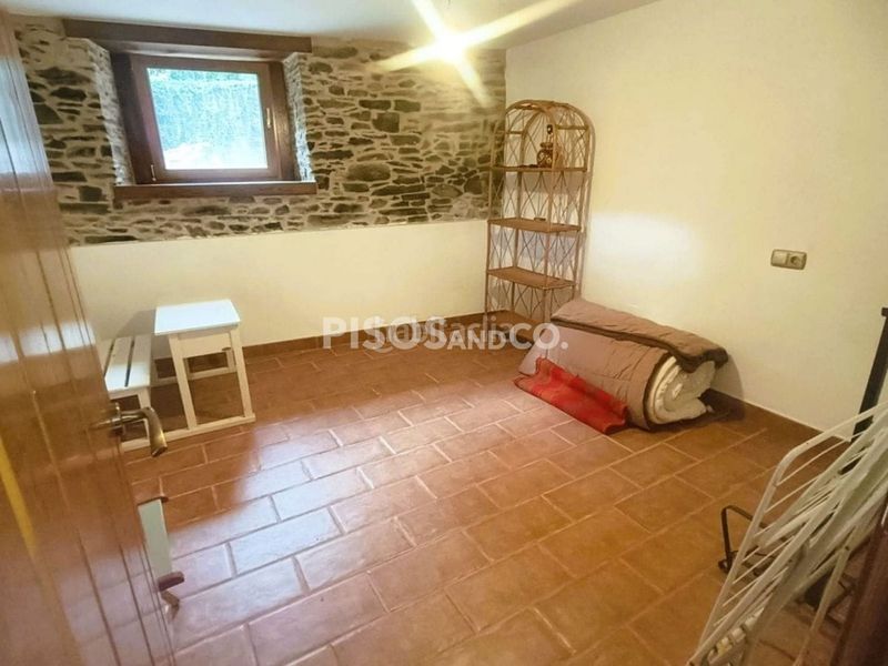 Foto 639af525-ec9c-49f1-a7b5-b87685a993cf. Casa amb calefacció aparcament a Abegondo