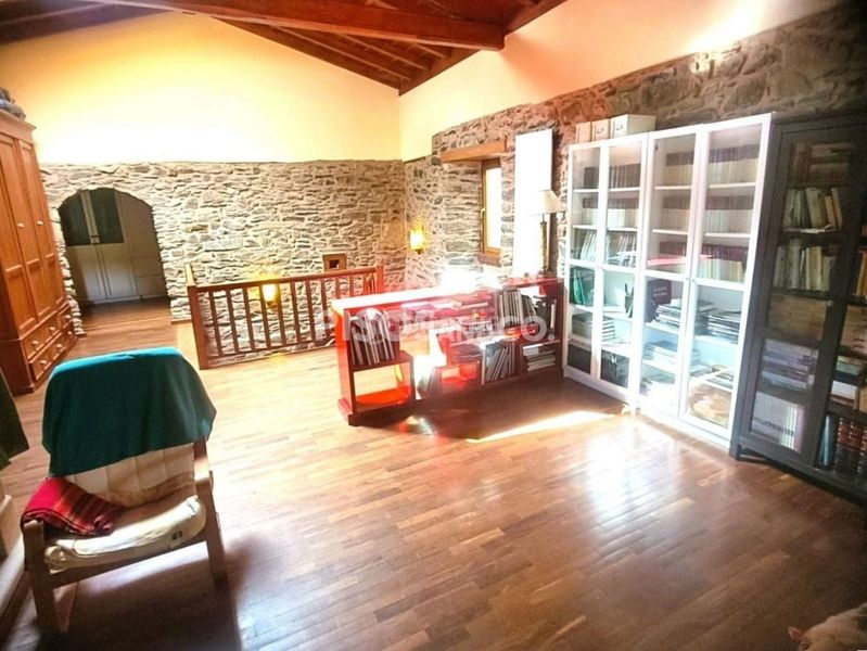 Foto 63eb9dfe-ee9b-49b7-8634-312898a4b428. Casa amb calefacció aparcament a Abegondo