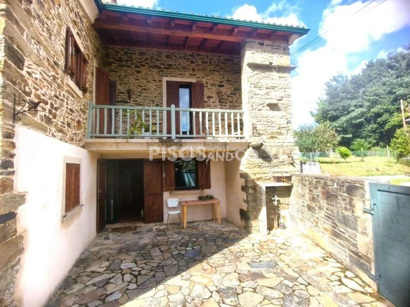 Foto 729da566-9abb-47ad-bb36-ee4a8510c685. Casa amb calefacció aparcament a Abegondo