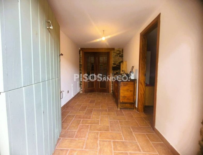 Foto 76a3aee6-1853-42c6-8cdc-814e43017bb7. Casa amb calefacció aparcament a Abegondo
