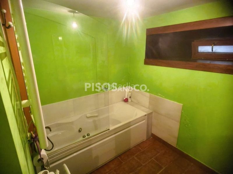 Foto 7ecb5504-f827-4472-8722-6847183fdf8e. Casa amb calefacció aparcament a Abegondo