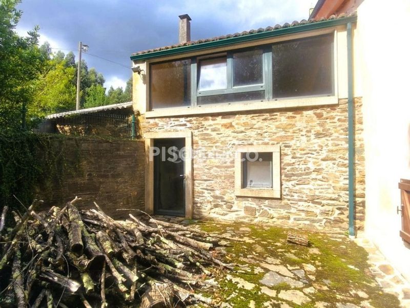 Foto a5751fea-f7f3-44d7-864b-0be88db64e32. Casa amb calefacció aparcament a Abegondo
