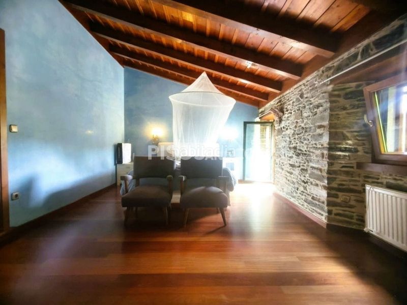 Foto b88d552a-d95a-4655-8cf7-0aeb8d93613c. Casa amb calefacció aparcament a Abegondo