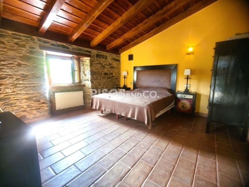 Foto c90b4148-2377-4528-9a54-d66377a45588. Casa amb calefacció aparcament a Abegondo