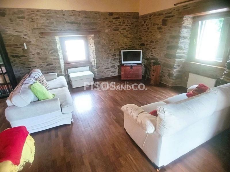 Foto d20dfac9-81af-499b-8a8b-b917516e88ac. Casa amb calefacció aparcament a Abegondo