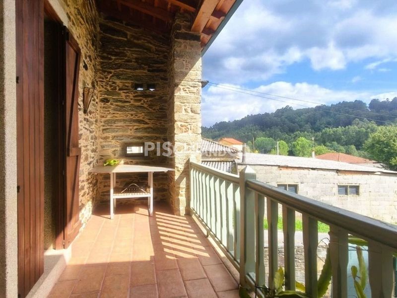 Foto d8006d8b-8994-4811-b1f6-85d614154c50. Casa amb calefacció aparcament a Abegondo