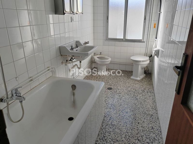 Foto 92e88f05-4c88-4875-91cd-68f40aab9b75. Pis a Eirís Coruña (A)