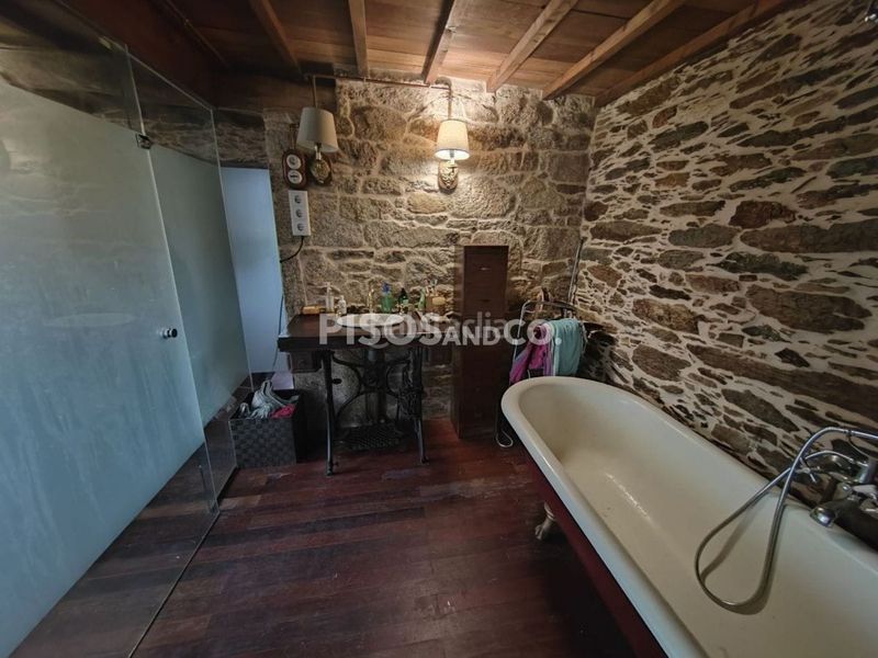 Foto e102c942-13e3-46b4-ab65-e2d409491912. Casa amb calefacció piscina a Irixoa