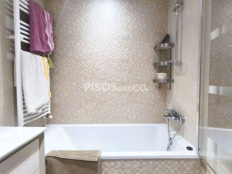 Foto d630c991-0e9e-4cb6-9750-fb953beb5ac1. Pis amb calefacció aparcament a Cambre