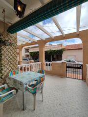 Casa adossada en Calle chiclana 9. Dplex reformado, muy luminoso, a 350 m de la playa  2 dormitor