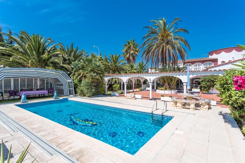Foto d7a5b0d1-5dcb-434d-beac-c320364ab326. Haus mit heizung parking pool in Port Grec - Port Moxó Empuriabrava