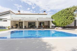 Casa a Santa Margarida. Al canal con 22 metros de amarre