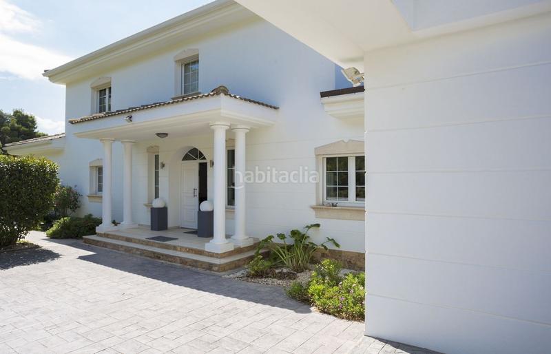 Foto b6a99953-93d3-41ce-bd43-b044b0d43c57. Casa bonita con mucho estilo en Pau