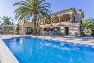 Casa a Moxó - Sant Mori. Con cuatro dormitorios,