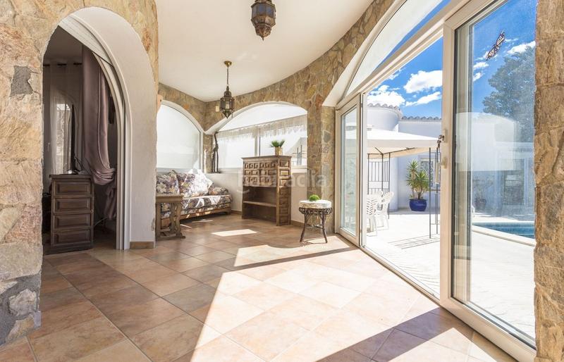 Foto ed09a86a-56ba-4432-8aa2-53f4bebe19dd. Casa  con amarre de 28 metros en Port Grec - Port Moxó Empuriabrava