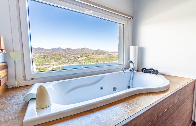 Foto 53c027be-4746-4b07-bc47-2df9e1530554. Casa en carrer fenolleda 12 casa con increíbles vistas al mar en Llançà