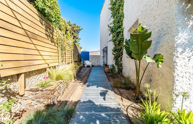 Foto 8c8623f5-3327-4dcf-8e04-c53e393437ff. Casa en carrer fenolleda 12 casa con increíbles vistas al mar en Llançà