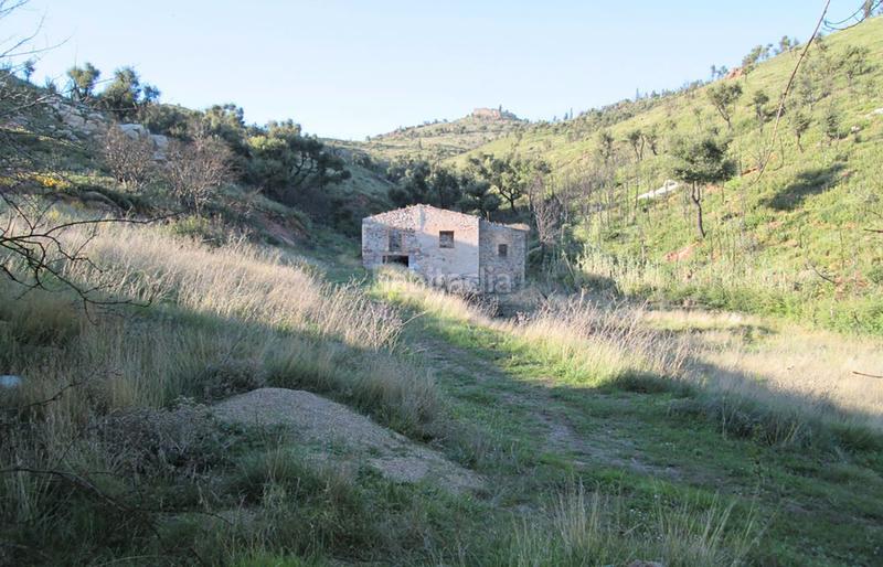 Foto a1a26105-d639-4eb0-a34d-842d50529626. Masía  para reformar con finca de 167 hectáreas en Vajol (La)