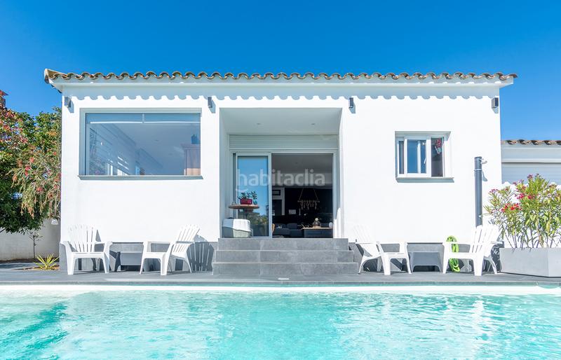 Foto e50d881c-1a4f-4c8a-9431-c25605e27afd. Casa  en planta baja, con 3 dormitorios y piscina en Empuriabrava