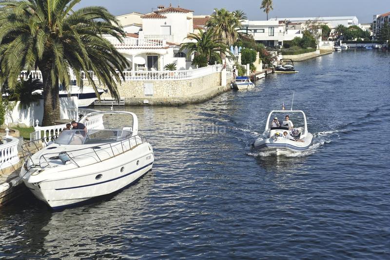 Foto fddda2ed-6d88-426c-8a84-7e60e26931d2. Casa  en planta baja, con 3 dormitorios y piscina en Empuriabrava
